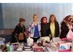 Köyde yaşayan ihtiyaç sahibi çocuklar için kermes