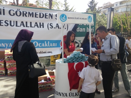 Ülkü Ocakları ‘40 Hadis’ dağıttı