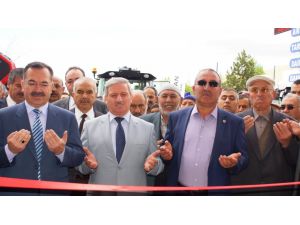 Çubuk Belediye Başkanı Acehan, işyeri açılışına katıldı