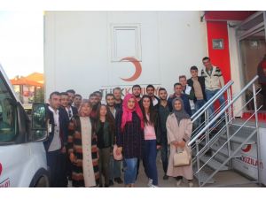 Gölbaşı AK Parti Gençlik Kolları üyelerinden kan bağışı