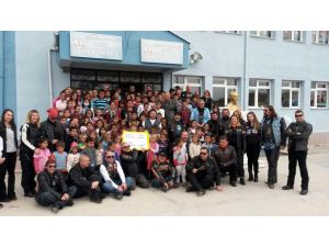 Eskişehir'de motosiklet tutkunlarından eğitime destek