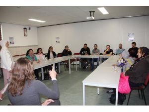 Hollanda'da işitme engellilere Kur’an kursu