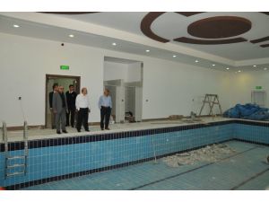 AK Parti Konya Milletvekili Baloğlu, hanımlar lokali inşaatını gezdi