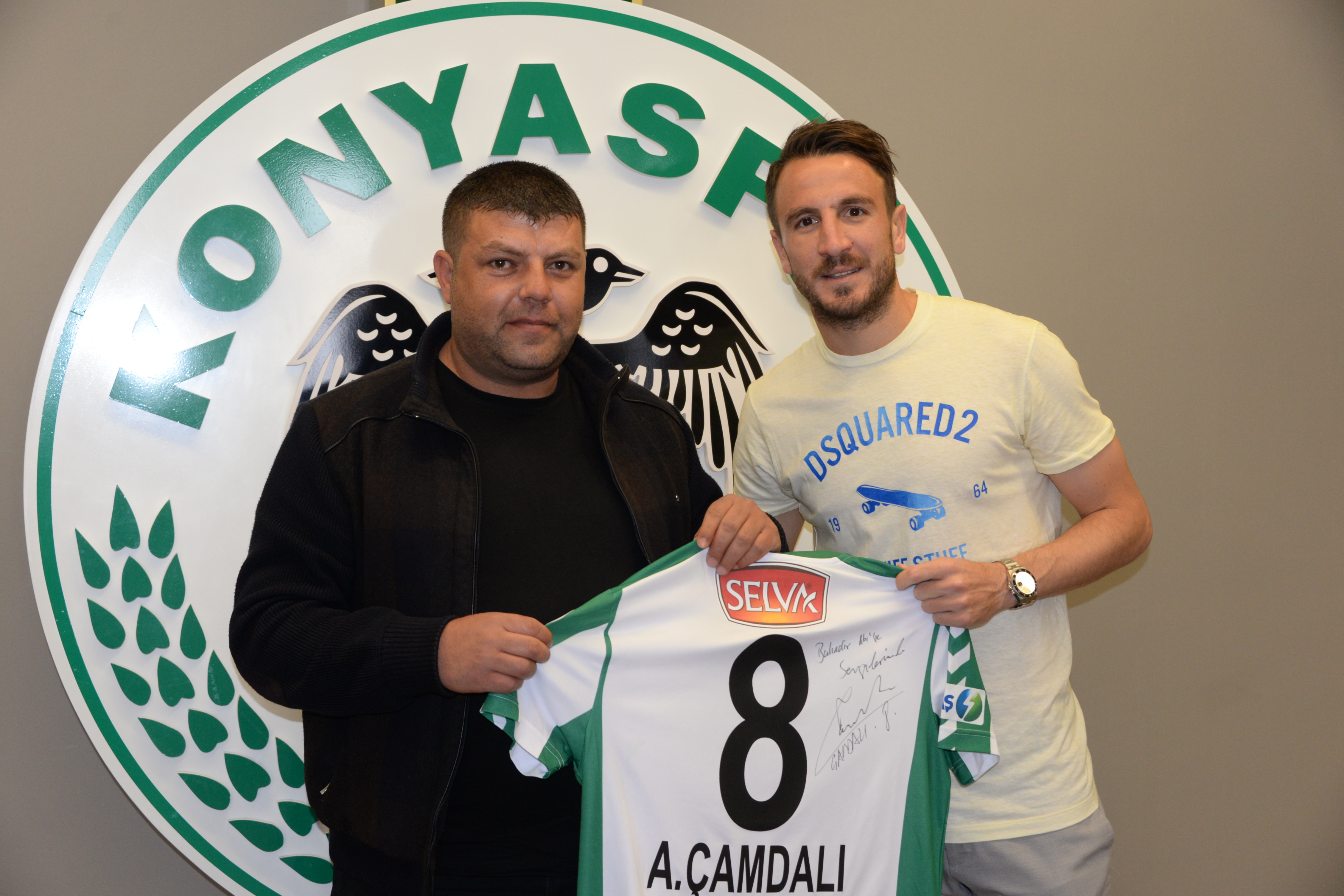 100 bininciye imzalı forma