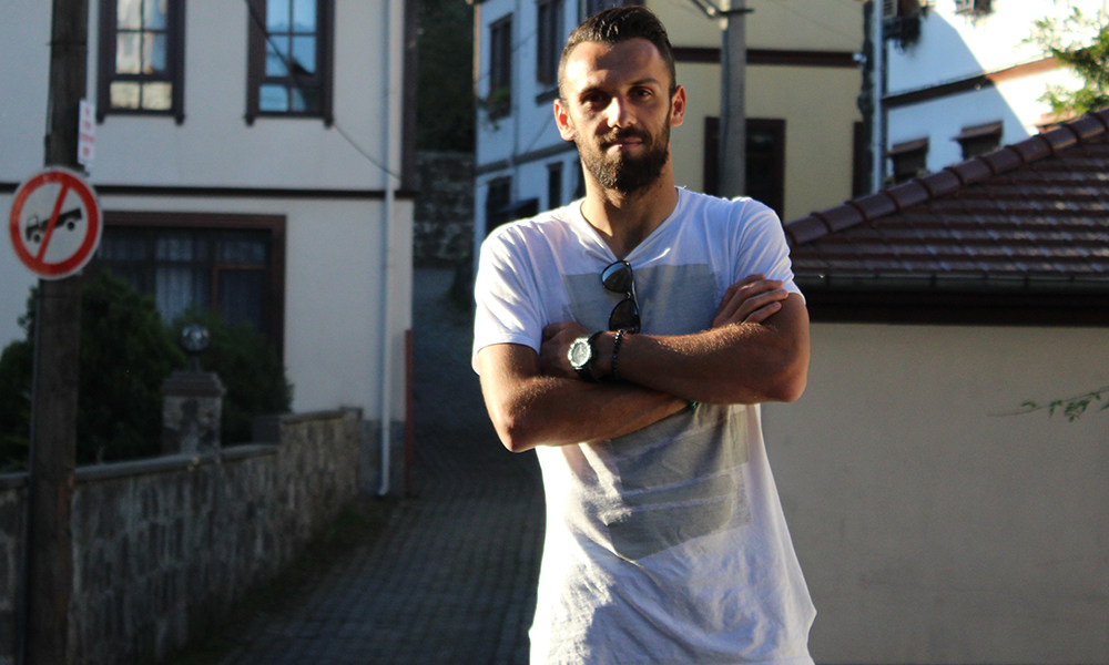 Vedat Muric, beklemede