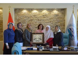 Eğitim-Bir-Sen Kadınlar Komiyonu'ndan Zeynep Akgün'e ziyaret