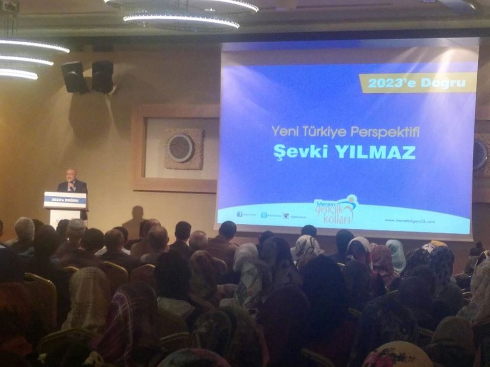 Şevki Yılmaz Konya'da gençlerle buluştu