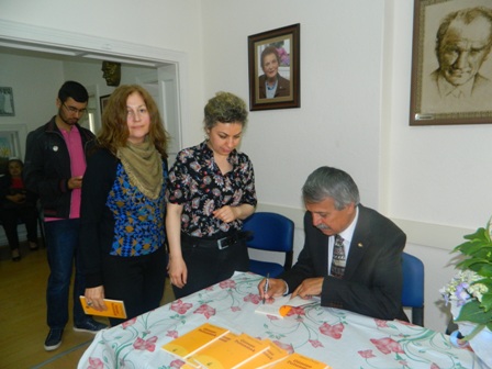 Şair Ahmet Üresin’den anlamlı bağış