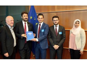 SETA'nın "2015 Avrupa İslamofobi Raporu" AP'de tanıtıldı