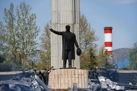 Atatürk anıtına saygısızlık meclis gündeminde