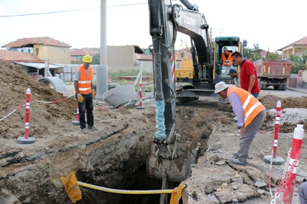 Üç mahalleye 43 kilometre kanalizasyon şebekesi