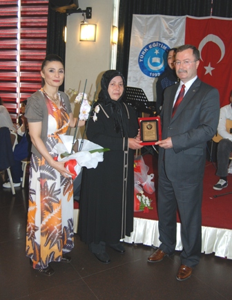 Türk Eğitim Sen’de yılın annesi