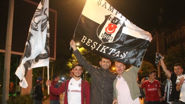 Konya'da Beşiktaşlı Taraftarların Galibiyet Kutlaması