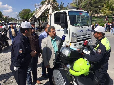 Motosiklet sürücüleri dikkat!