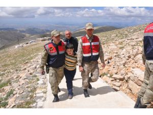 Engelliler, Nemrut Dağı'nda barış mesajı verdi
