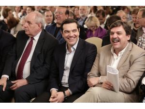 "Borç hafifletme Yunanistan'ı kısır döngüden çıkaracak"