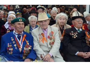 Kırgızistan’da Zafer Bayramı kutlaması