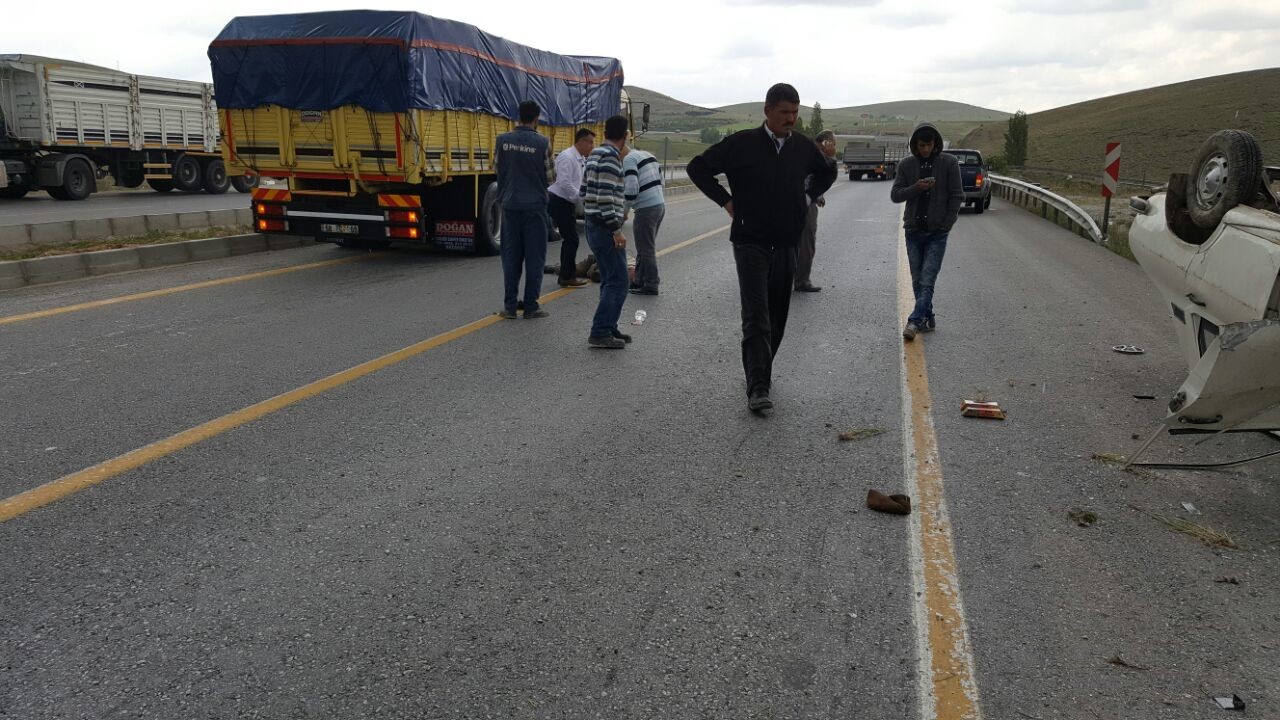 Konya'da araç takla attı:Sürücü ağır yaralı