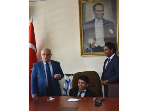 Temsili engelli vali, okullara engelli oyun alanı istedi