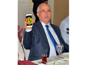 Vali Tuna, Eskişehirspor'un taraftar temsilcileriyle buluştu