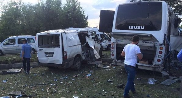 Diyarbakır'da büyük patlama: Yaralılar var!