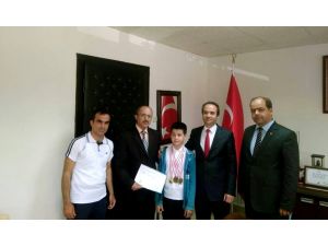 Kaymakam Özyiğit'ten Judo Türkiye üçüncüsüne hediye