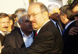 Bakan Çelik'ten Öksüz'e taziye