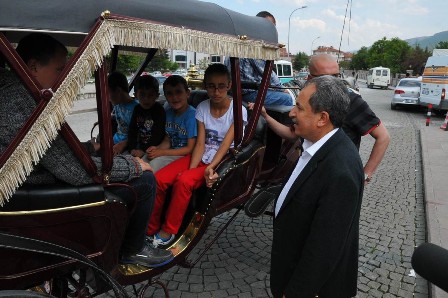 Sevgi evleri çocuklarının fayton sefası