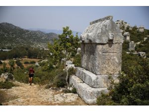 19 antik kentten geçen yolda masalcı yolculuk