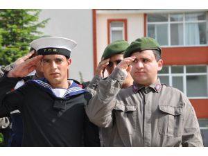 Engellilerin bir günlük askerlik heyecanı