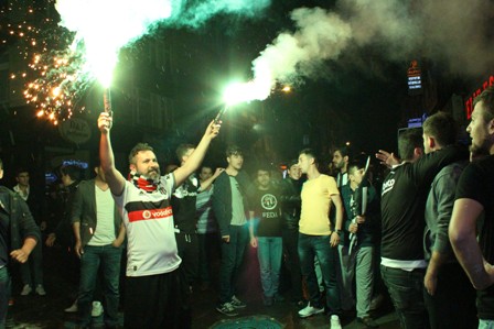 Konya'da Beşiktaş'ın şampiyonluğu coşkuyla kutlandı