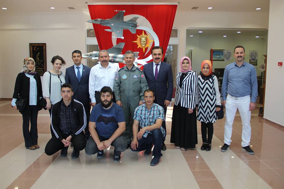 Gençlerden Garnizon Komutanı’na ziyaret