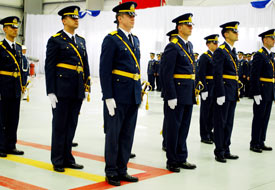Pilot teğmenlerin mezuniyet töreni