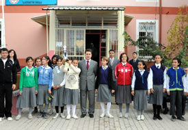 Başarılı okul ödüllendirildi