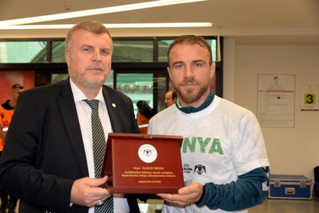 Meha ve Borek’e teşekkür plaketi