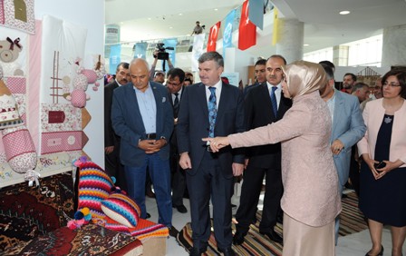 KOMEK Altın Dokunuşlar Sergisi