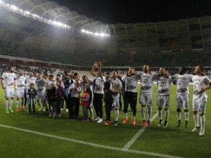 Kartallar, 30. farklı takım