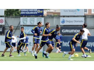 Fenerbahçe'de derbi mesaisi başladı