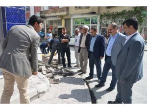 Karapınar'da kaldırım düzenleme çalışmaları