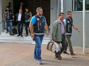 GÜNCELLEME 2 - İzmir merkezli FETÖ/PDY operasyonu