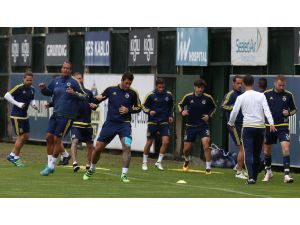 Fenerbahçe'de derbi mesaisi sürüyor