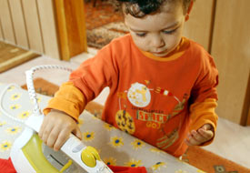 Çocuklar en çok anneyi taklit ediyor