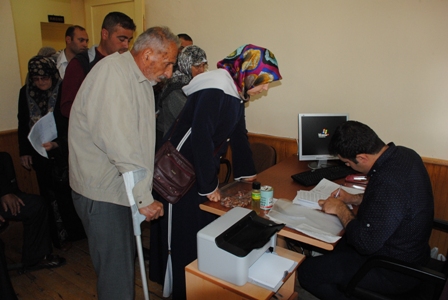 Sarayönü'nde TOKİ başvuruları başladı