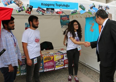 Bilimi şenliğe dönüştürüyor