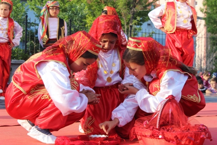 Karapınar'da Halk Oyunları Şenliği