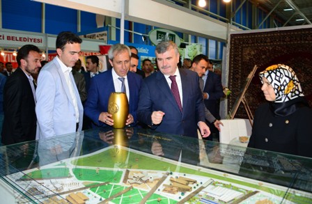 Yerel yönetim ihtiyaçları fuarı açıldı