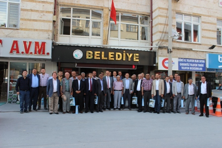 Yaka, muhtarlarla bir arada