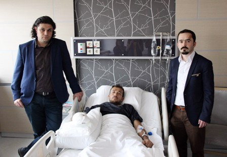 Kopan parmağı ameliyatla geri dikildi