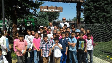 "Kitap kurtları"na gezi armağanı