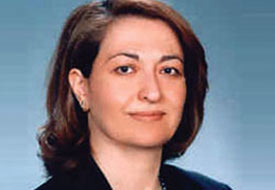 "Başörtüsü değil dekolteni ört"